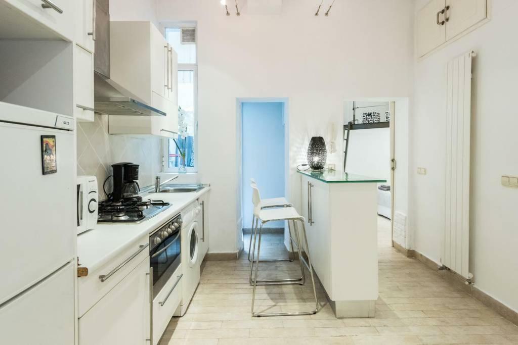 Апартаменты Stylish Loft At Chueca'S Heart Мадрид Экстерьер фото